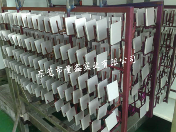 电镀挂具厂家根据需求生产不同类型的挂具